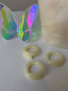 Cream Swirl Acrylic Ring